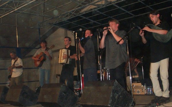 kerlouan00_groupe05.jpg (45492 octets)