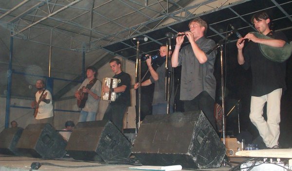 kerlouan00_groupe11.jpg (47642 octets)
