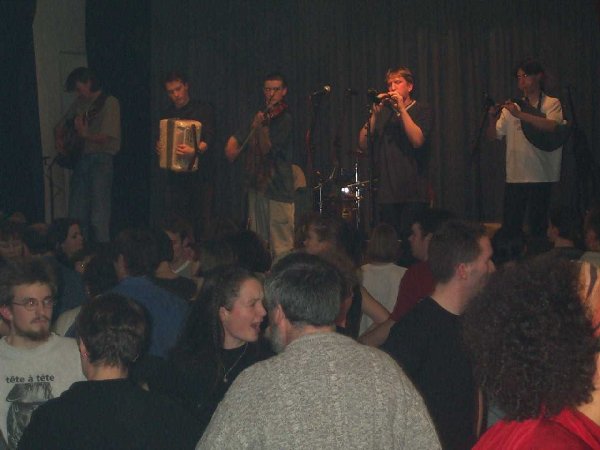 merdrignac_050200_groupe37.jpg (39919 octets)