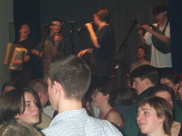 merdrignac_050200_groupe47.jpg (46391 octets)