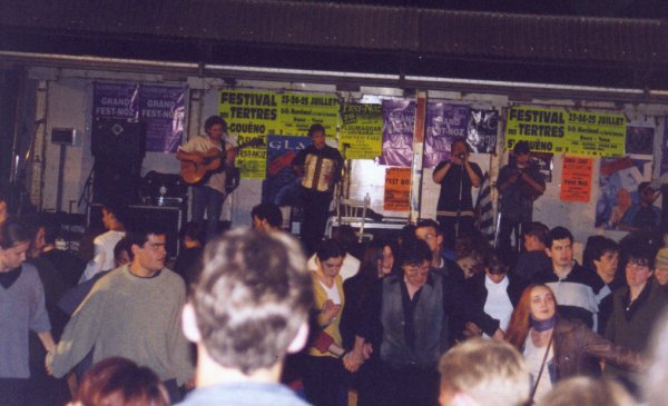public_ploumagoar_99_01.jpg (47257 octets)